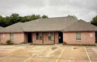 7627 WINDSOR OAKS