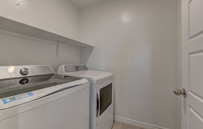 3 beds, 2.5 baths, $2,700, Unit # 1124