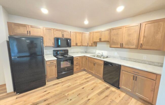 1 bed, 1 bath, 756 sqft, $1,195, Unit 3400 301