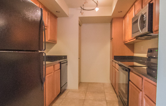 Upgraded Condo near Oldtown