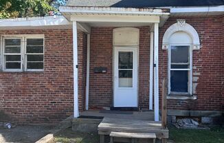 1 bed, 1 bath, 700 sqft, $749, Unit 325 Pontiac Street