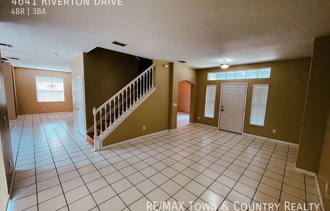 4641 RIVERTON DR