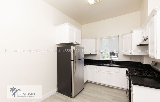 2 beds, 1 bath, 810 sqft, $1,988, Unit National Ave 1724