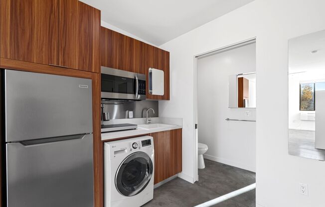 Studio, 1 bath, 279 sqft, $1,695, Unit 31-Bedroom2