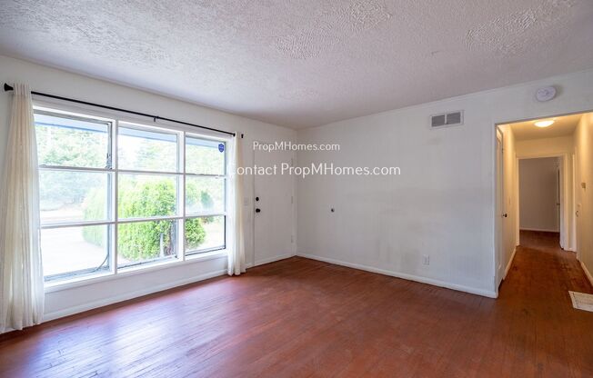 2 beds, 1 bath, $2,199