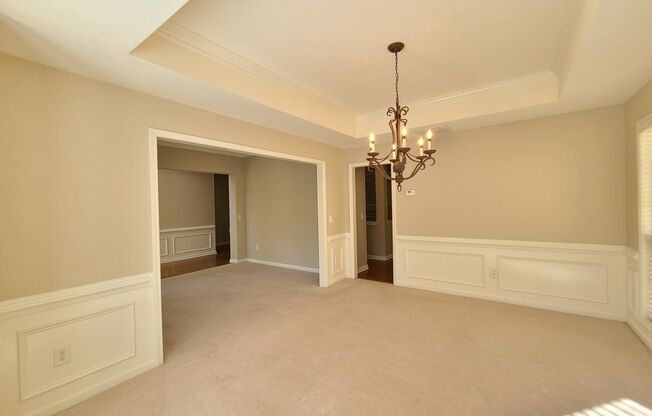 5 beds, 3 baths, $2,695