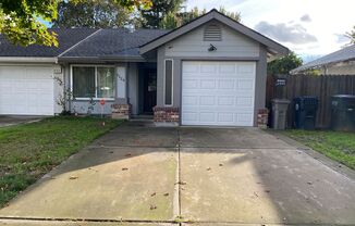 Spacious Halfplex in a Court