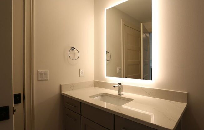 1 bed, 1 bath, 870 sqft, $1,945, Unit 304