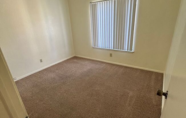 2 beds, 2 baths, 957 sqft, $1,015, Unit 70