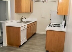 1 bed, 1 bath, 648 sqft, $2,100