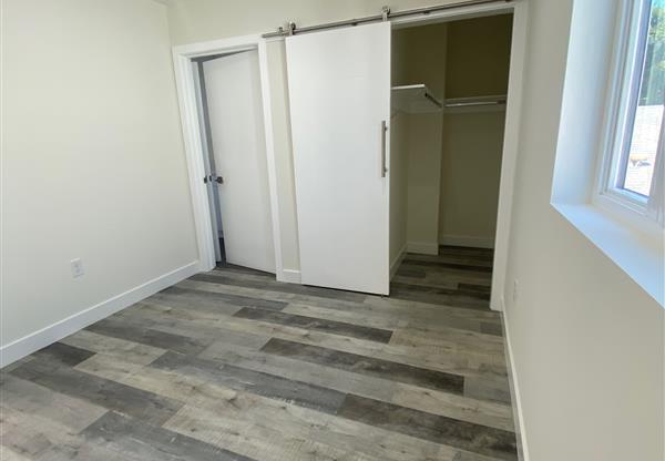 1309 1/2 N ORANGE DR