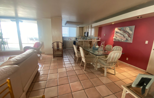 2 beds, 2 baths, $5,500, Unit #112