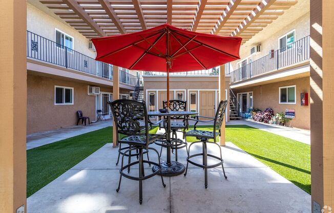 2 beds, 1 bath, 950 sqft, $2,195, Unit 3636-L