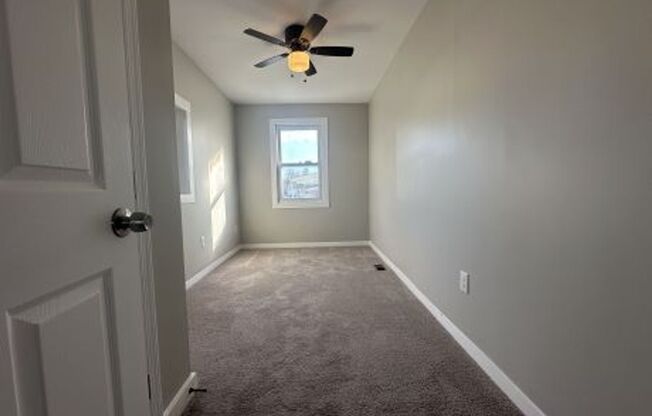 3 beds, 1 bath, $2,000