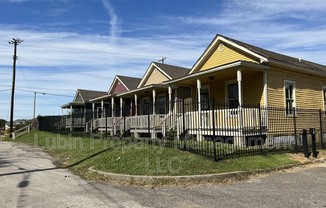 1052 DELMAR AVE