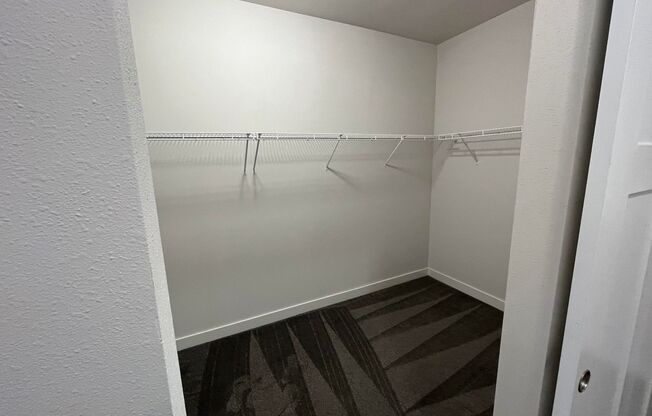 3 beds, 3.5 baths, 2,139 sqft, $2,415, Unit Lime 319