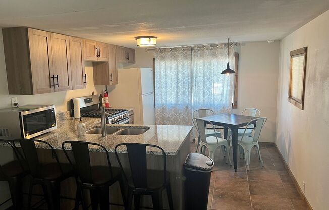 2 beds, 1 bath, $1,218