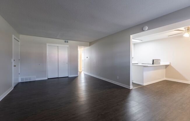 2 beds, 1.5 baths, 1,100 sqft, $1,195, Unit #120