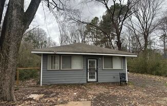 Charming 2 Bed 1 bath home centrally located