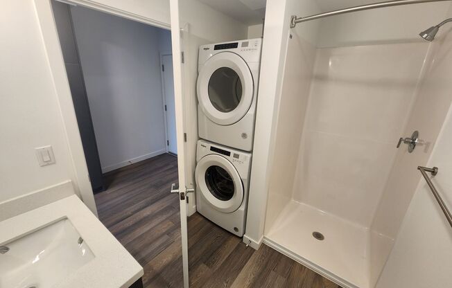 Studio, 1 bath, 300 sqft, $1,495, Unit 802