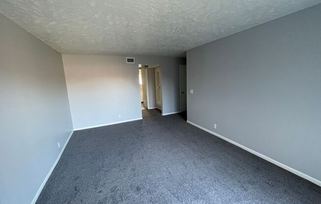 1 bed, 1 bath, 645 sqft, $747, Unit 2105-6P