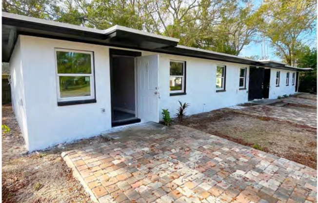 897 10th Avenue SW – Your Cozy Retreat in Largo