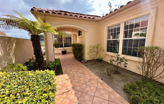 Beautiful Home in Gated Community of Los Rios with View of Golf Course