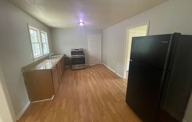 2 beds, 1 bath, $800