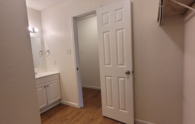 Studio, 1 bath, 450 sqft, $625, Unit 837-Unit 3