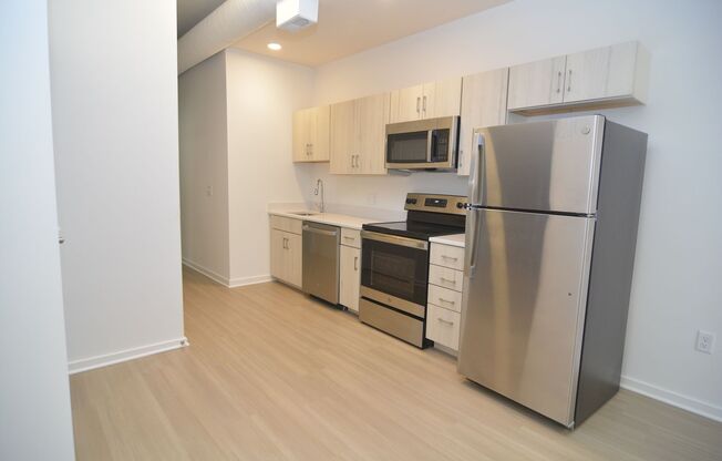 3 beds, 1 bath, 1,112 sqft, $1,363, Unit 1B