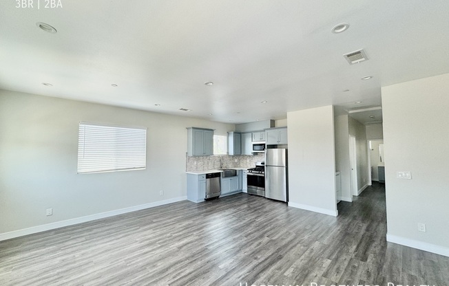758 1/2 4 ST