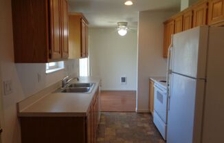 2 beds, 1 bath, 855 sqft, $1,395