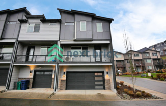 3 Beds and 2.5 Bath Luxury Townhome is Available for Rent!