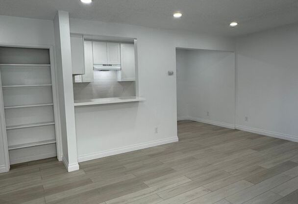 2 beds, 1 bath, $2,195, Unit 04