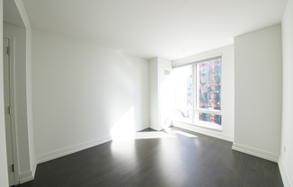 1 bed, 1 bath, $5,425, Unit 42G
