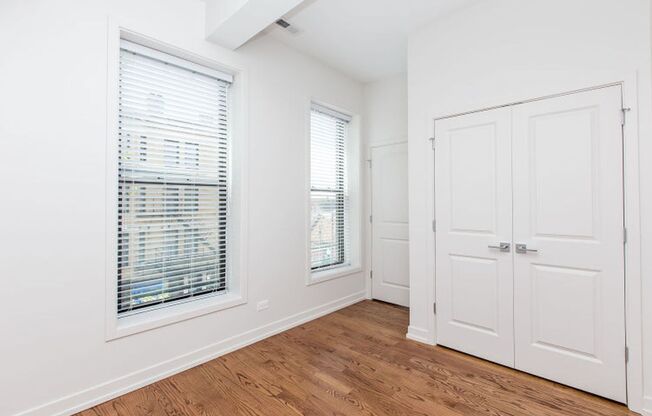 2 beds, 2 baths, $2,195, Unit 1010-3F (302)