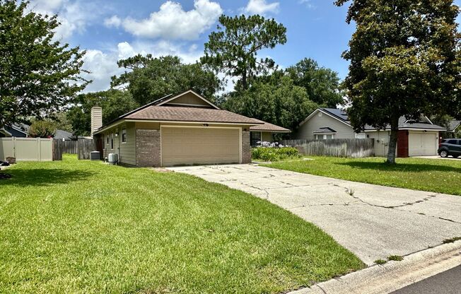 Charming 3 bedroom, 2 bath Home with Incredible Curb Appeal in Desirable Argyle Forest!