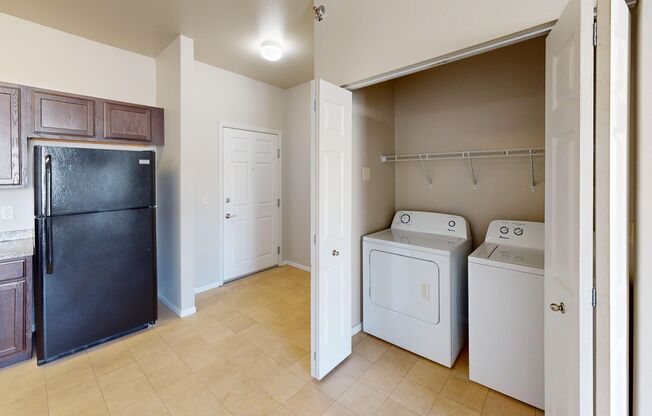 1 bed, 1 bath, 870 sqft, $1,025, Unit 1227-203