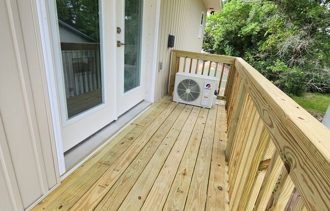 New Construction 1 Bed/1 Bath Fully-Equipped Carriage House