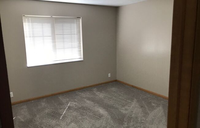 1 bed, 1 bath, 772 sqft, $1,039, Unit 1-105