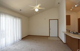 1 bed, 1 bath, 808 sqft, $1,150, Unit Apt 87