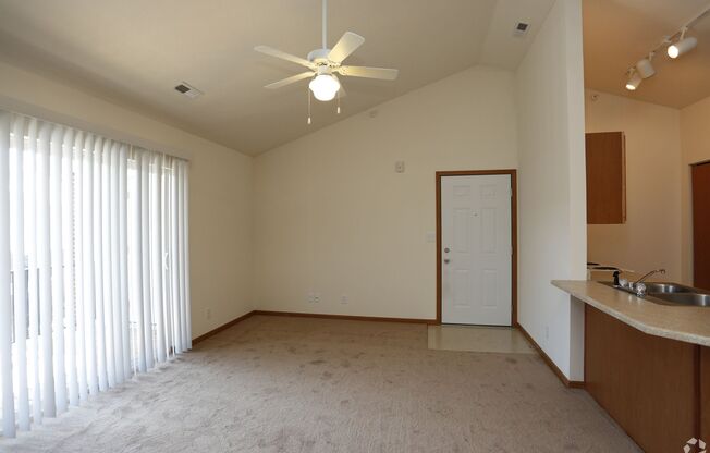 1 bed, 1 bath, 808 sqft, $1,150, Unit Apt 87