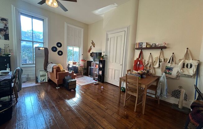 Studio, 1 bath, $1,095