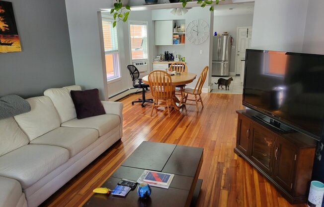 6 PEIRCE AVE