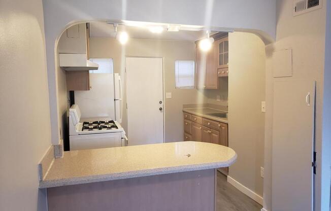 2 beds, 1 bath, 1,100 sqft, $1,475