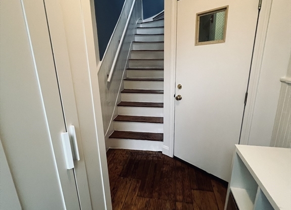 7 MULLINS CT