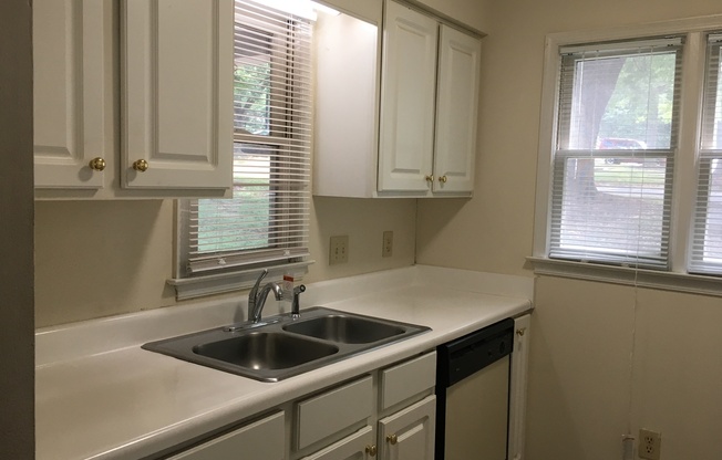 ONE LEVEL CONDO NEAR REX HOSPITAL -Fireplace * Home Owner's Association