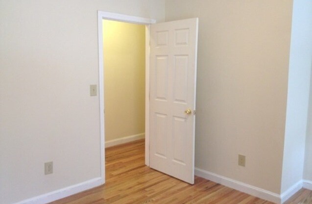 3 beds, 1 bath, 1,182 sqft, $4,000, Unit #2(1A)