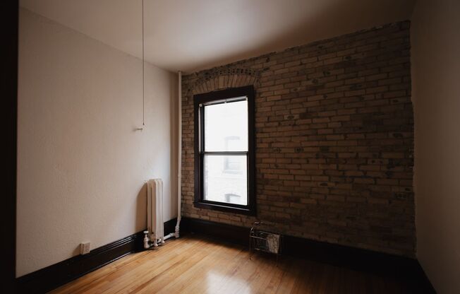 2 beds, 1 bath, 904 sqft, $1,250, Unit 315-11
