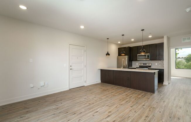 2 beds, 2 baths, $1,875, Unit 1050 N 4th St. Apt. 316